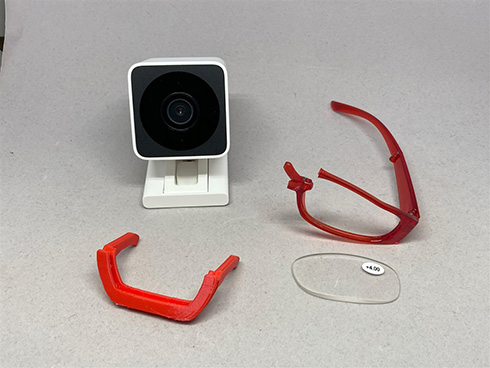 WEBカメラのピントが合わない→カメラに老眼鏡を装着　画面映りがスッキリする意外な方法