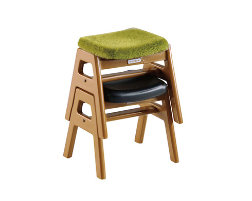 カリモク家具のミニチュアフィギュアから新シリーズ登場　カフェチェアやサイドボードショートが追加