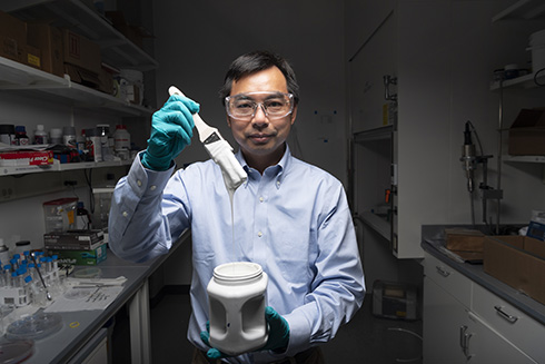 ギネス記録「世界で最も白い塗料」をパーデュー大学が開発　エアコンの消費電力削減に貢献すると期待