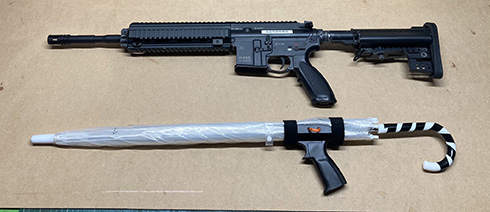 雨の日の通勤でテンション上がりそう　傘用グリップ「アンブレラ　ホルスター」が安心だしかっこいいと話題