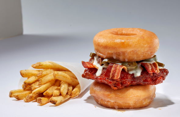 TGI フライデーズ ワタミ クリスピー・クリーム・ドーナツ・ジャパン ドーナツハンバーガー