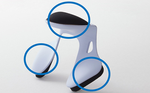 よだれを垂らさずクールに昼寝　座ったまま眠れる“アゴ枕”が登場