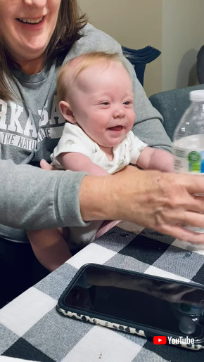 ペットボトルで大笑い