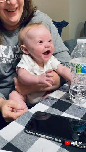 ペットボトルで大笑い