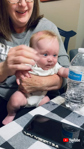 ペットボトルで大笑い