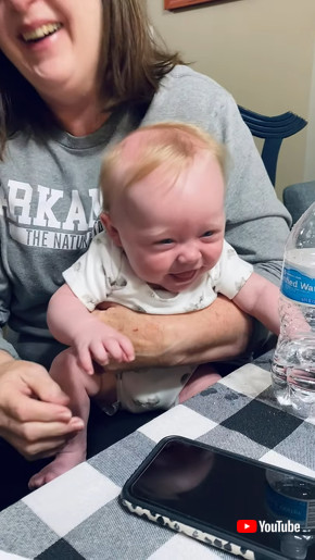 ペットボトルで大笑い