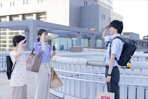 伊藤万理華 井桁弘恵 鈴木仁 お耳に合いましたら。