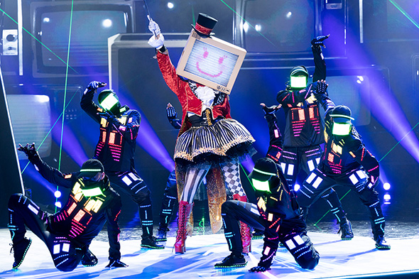 ザ・マスクド・シンガー ドラゴン3 Missテレビジョン エスカルゴ バード T-REX 連獅子 ネオンパンダ イカキング ニンジャ ローズ ウルフ アマビエ 正体 歌っているのは誰だ