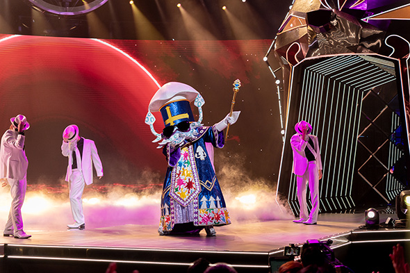 ザ・マスクド・シンガー ドラゴン3 Missテレビジョン エスカルゴ バード T-REX 連獅子 ネオンパンダ イカキング ニンジャ ローズ ウルフ アマビエ 正体 歌っているのは誰だ