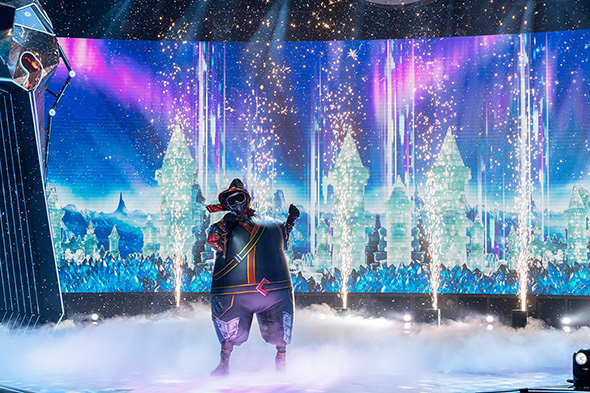 ザ・マスクド・シンガー ドラゴン3 Missテレビジョン エスカルゴ バード T-REX 連獅子 ネオンパンダ イカキング ニンジャ ローズ ウルフ アマビエ 正体 歌っているのは誰だ