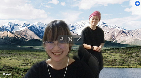 リモート会議中の夫