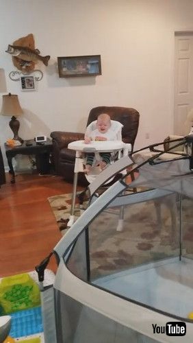 「Baby's Belly Laughing Is Contagious || ViralHog」