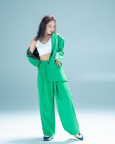 石川恋 CanCam 腹筋