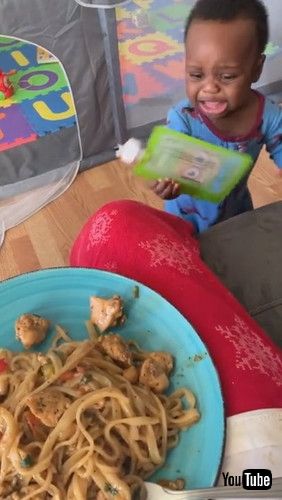 「Kid Can't Quite Reach Real Good Food || ViralHog」