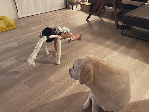 表現力がすごい…！　劇団四季「ライオンキング」に夢中の4歳児が自作したキリンがすてき