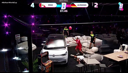 風船が床に着いたら負けのスポーツ「バルーンワールドカップ」開催　バルセロナのプロサッカー選手らが共催