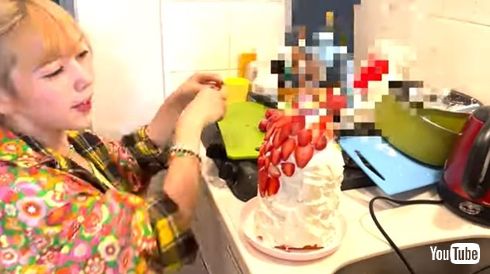 仲里依紗 れいちゃん 誕生日 サプライズ バービーケーキ