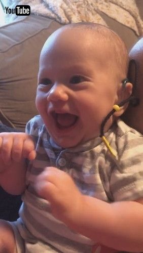 「Baby Reacts Happily On Hearing His Father's Voice For First Time - 1262434」