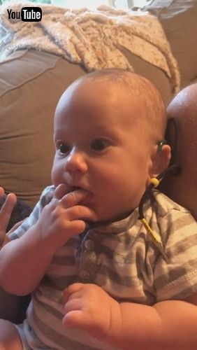「Baby Reacts Happily On Hearing His Father's Voice For First Time - 1262434」