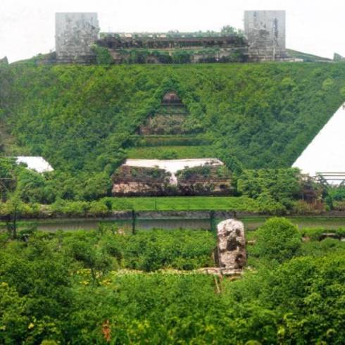 謎の遺跡に早変わり！　マジかよ