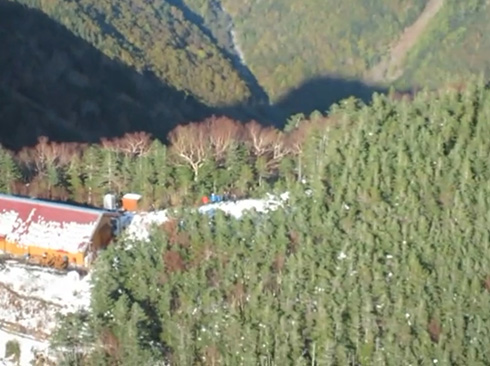 山岳救助隊「ヘリに向けてミラーの光を反射させると効果的」　覚えておきたい探す側の視点で伝える遭難時の対処法