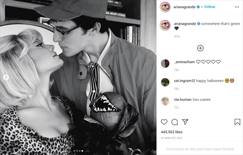 アリアナ・グランデ ハロウィーン 仮装 半魚人 ダルトン・ゴメス 新婚 Instagram