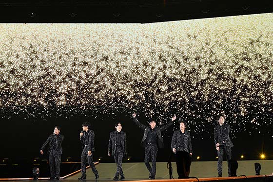 V6 ジャニーズアイドル 解散 岡田准一 森田剛 三宅健 井ノ原快彦長野博 坂本昌行 ラストコンサート 最終日生配信 Instagram