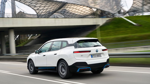 BMW iX