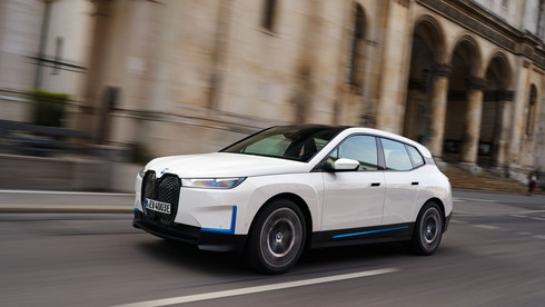 BMW iX