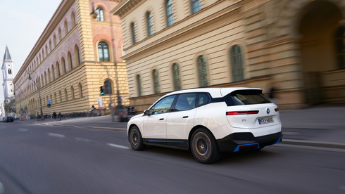 BMW iX