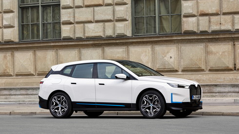 BMW iX