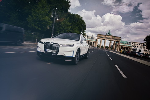 BMW iX