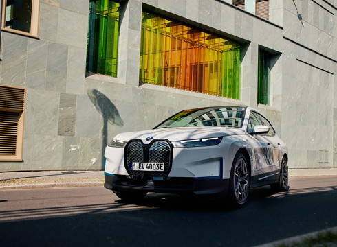 BMW iX