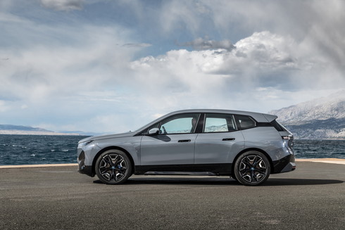 BMW iX