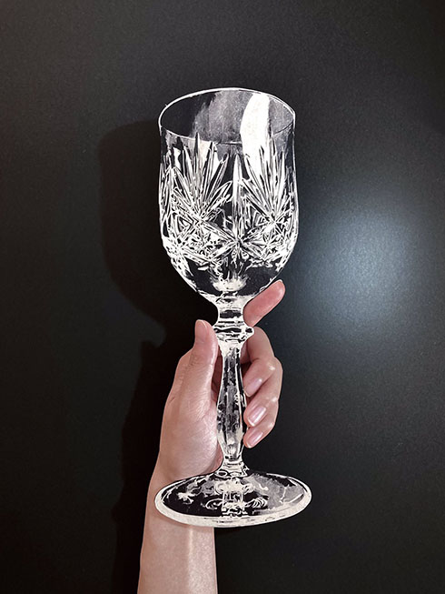 ワイングラスの切り絵