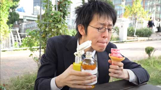 ペットボトルキャップオープナー 全自動 フタ 片手 開閉 発明 カズヤシバタ