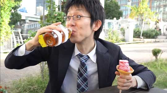 ペットボトルキャップオープナー 全自動 フタ 片手 開閉 発明 カズヤシバタ