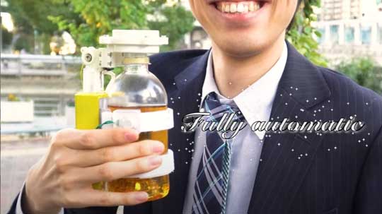 ペットボトルキャップオープナー 全自動 フタ 片手 開閉 発明 カズヤシバタ