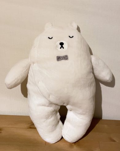 ぬいぐるみにリメイクされたクマのロンパース