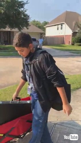 「Boy Runs and Hugs Dad While Crying Upon Seeing Him After Long Time - 1265497-2」