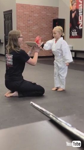 「Girl Amazed by Her Power || ViralHog」