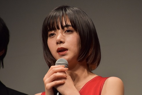 池田エライザ うたコン ドレス  ブーツ