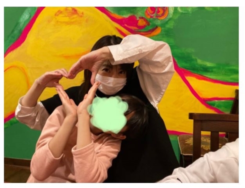 小林麻耶 舞台 受付 髪形 ショートボブ