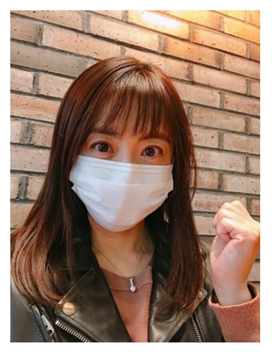 小林麻耶 舞台 受付 髪形 ショートボブ