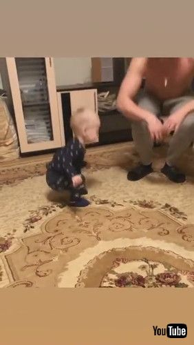 「Baby Getting Buff || ViralHog」