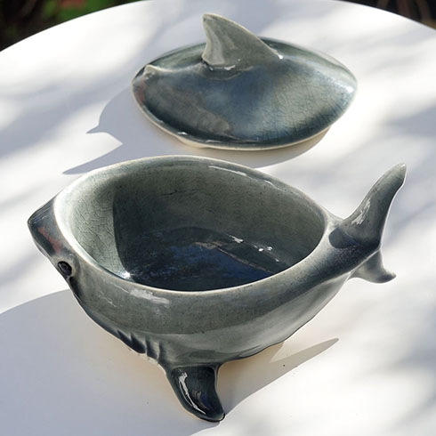 サメの蓋物・フタを取ったところ