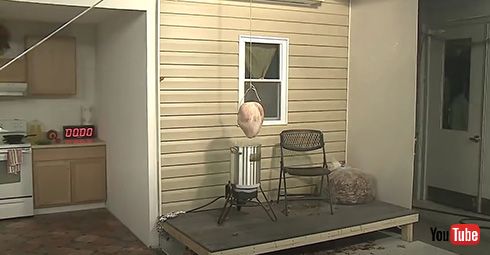 「夜空に浮かぶあれは何？」→「アイツは七面鳥さ」　感謝祭で頻発する火事の注意喚起をする画像がシュール