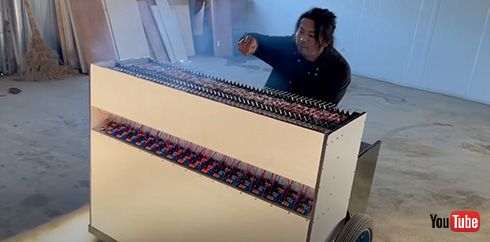 これでピアノとバーベキューが同時に楽しめるぞ　オート三輪車の発明が自由すぎて面白い