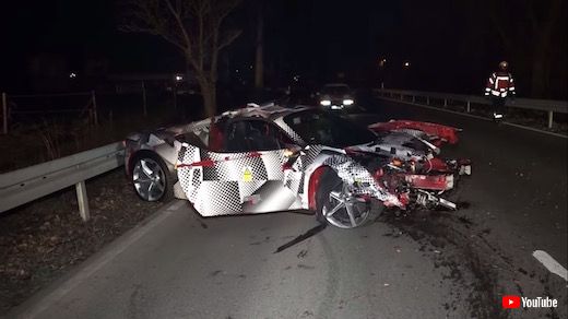 フェラーリ SF90 ストラダーレ プロトタイプ 事故