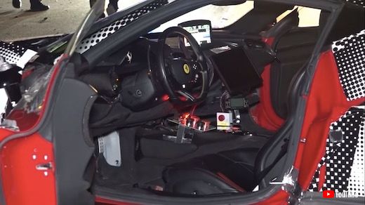 フェラーリ SF90 ストラダーレ プロトタイプ 事故